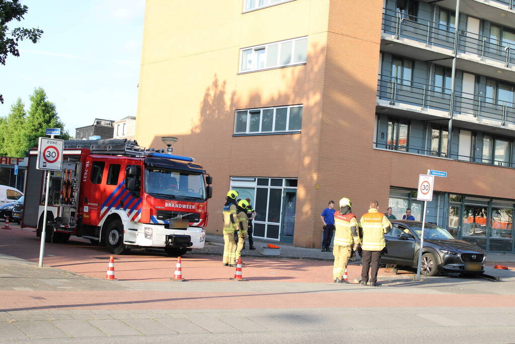 Hevige schade bij ongeval op kruising