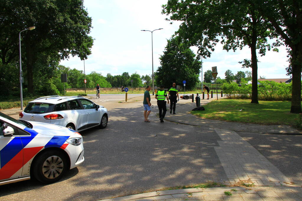 Scooterrijder gewond bij botsing met auto