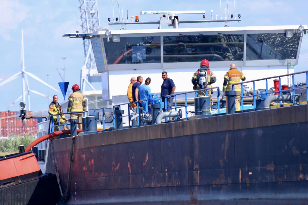 Brandmelding op binnenvaartschip in Afrikahaven