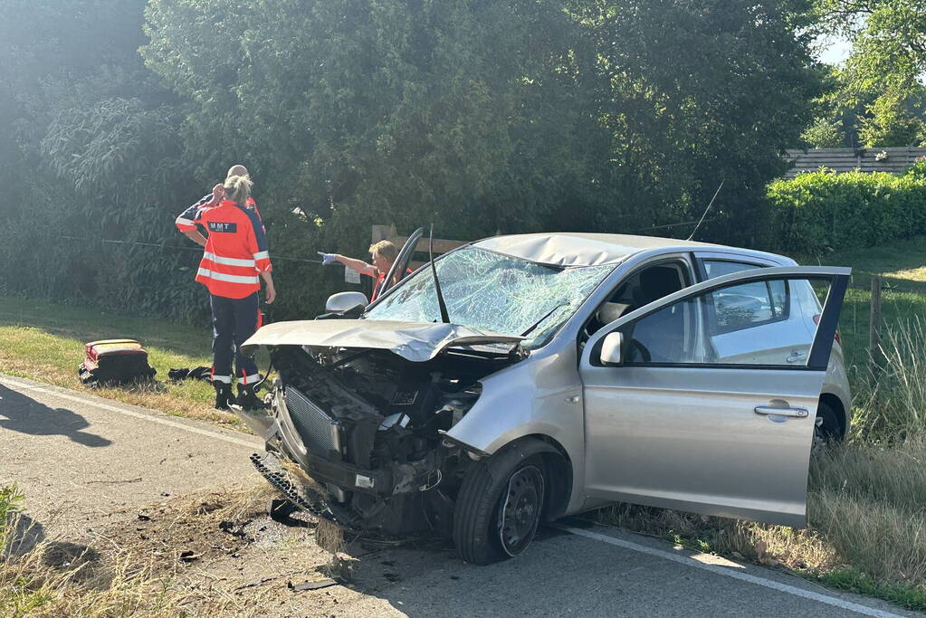 Twee gewonden bij eenzijdig ongeval