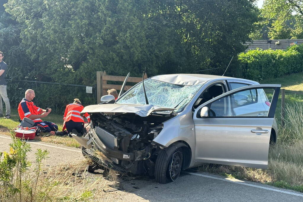 Twee gewonden bij eenzijdig ongeval