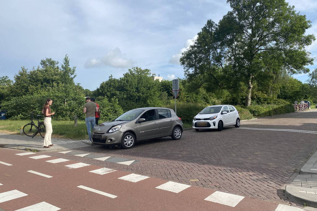 Twee auto's betrokken bij kop-staartbotsing