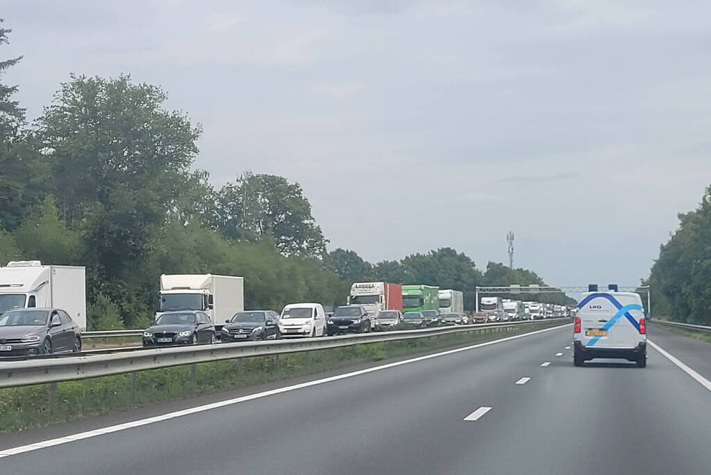 Flinke file door ongeval op snelweg