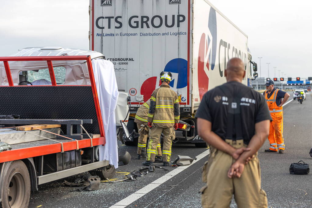 Dode bij aanrijding met vrachtwagen