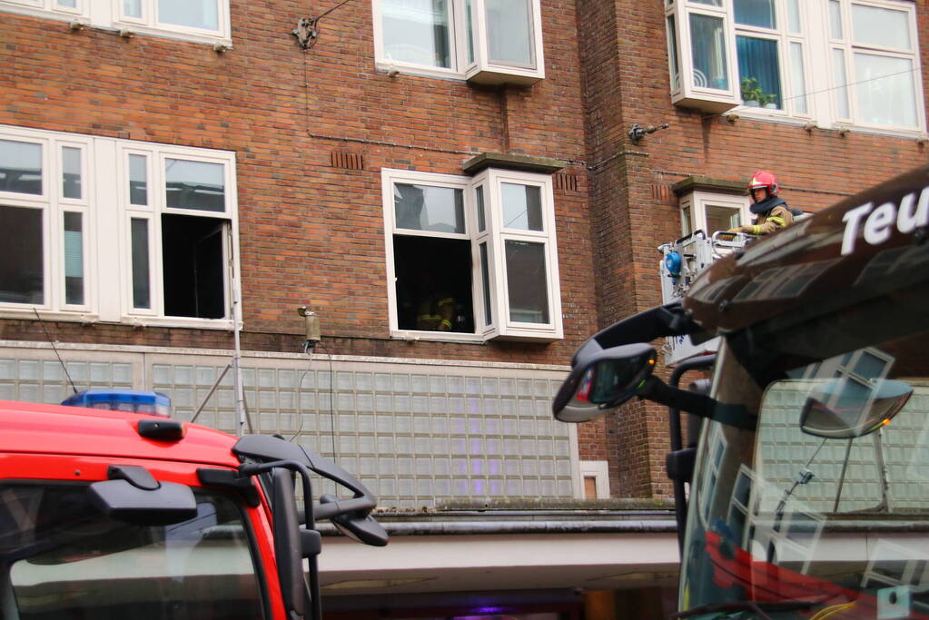 Levenloos lichaam aangetroffen na brand in appartement