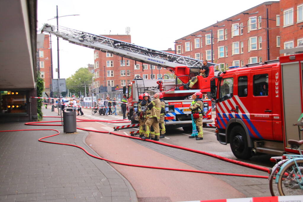 Levenloos lichaam aangetroffen na brand in appartement