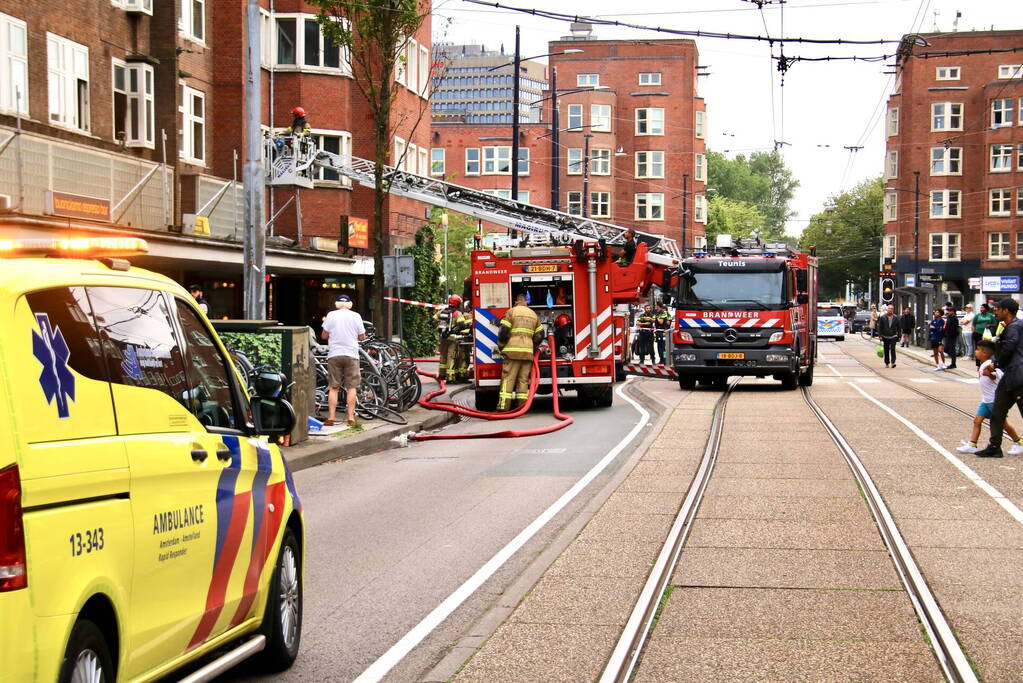 Levenloos lichaam aangetroffen na brand in appartement