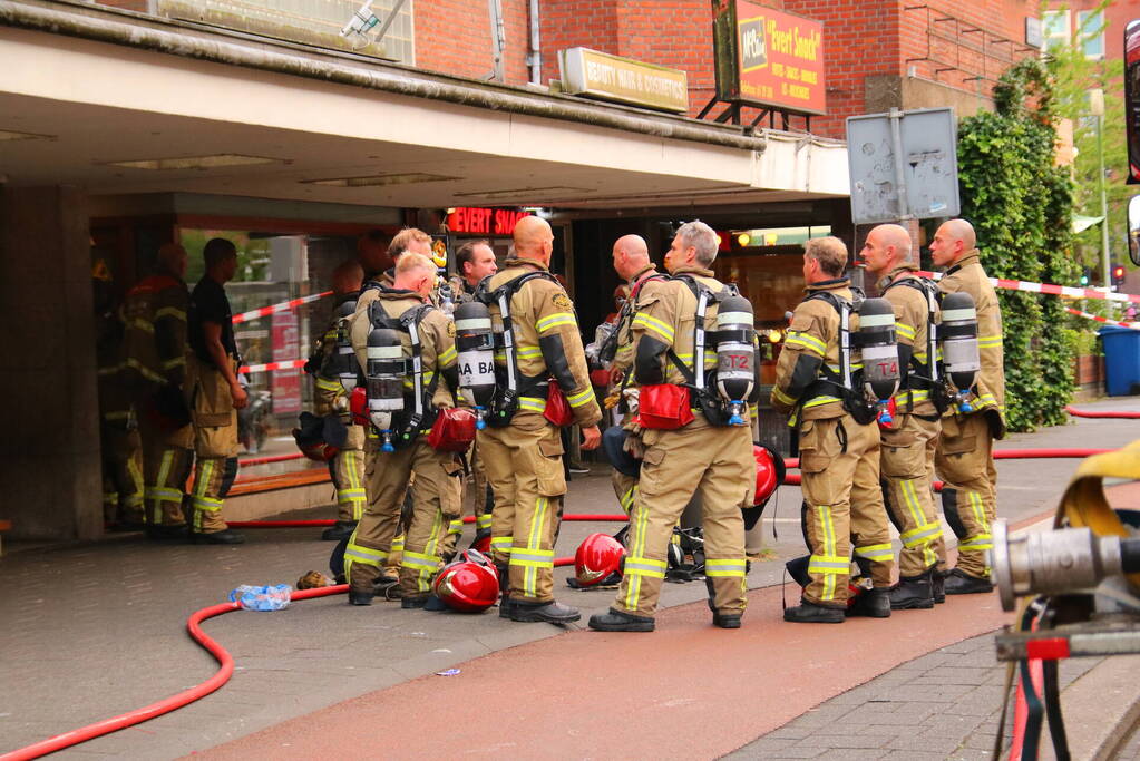 Levenloos lichaam aangetroffen na brand in appartement