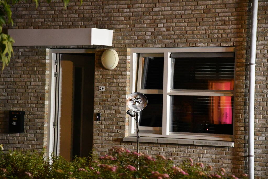 Zolderbrand woning snel onder controle