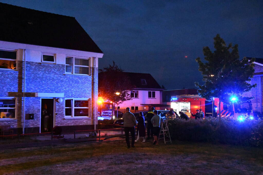 Zolderbrand woning snel onder controle