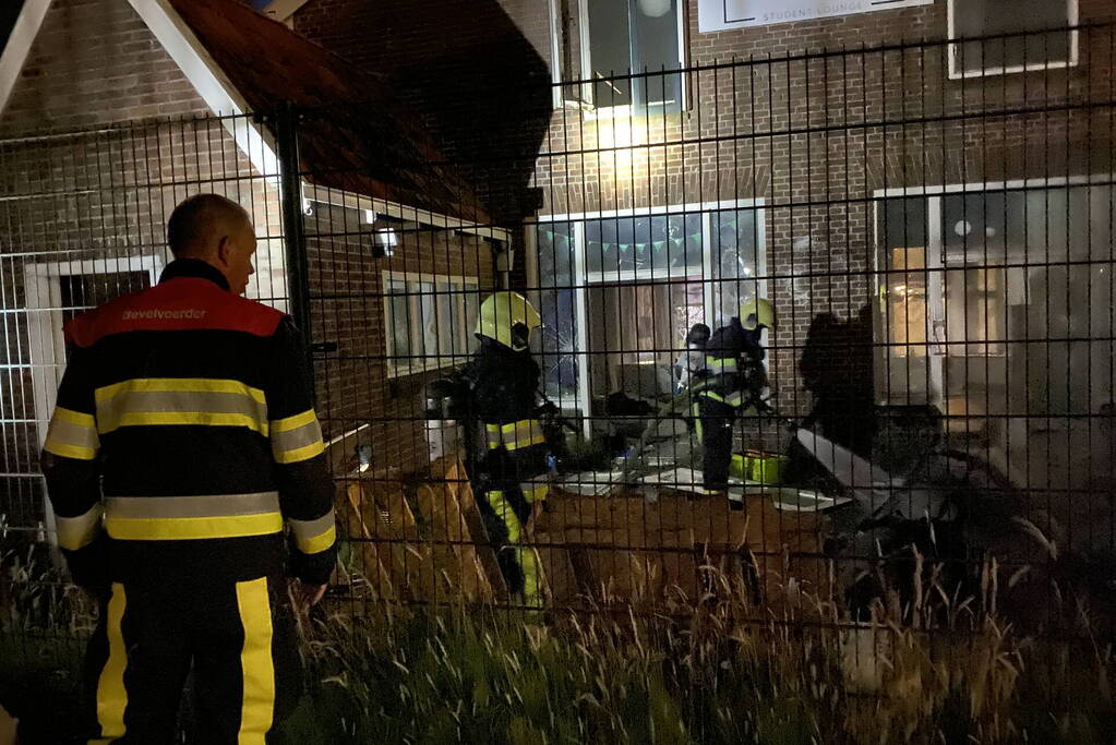 Tuinstoel in brand bij sloopwoning