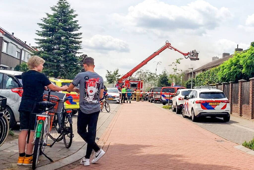 Woningen lopen flinke schade op bij brand