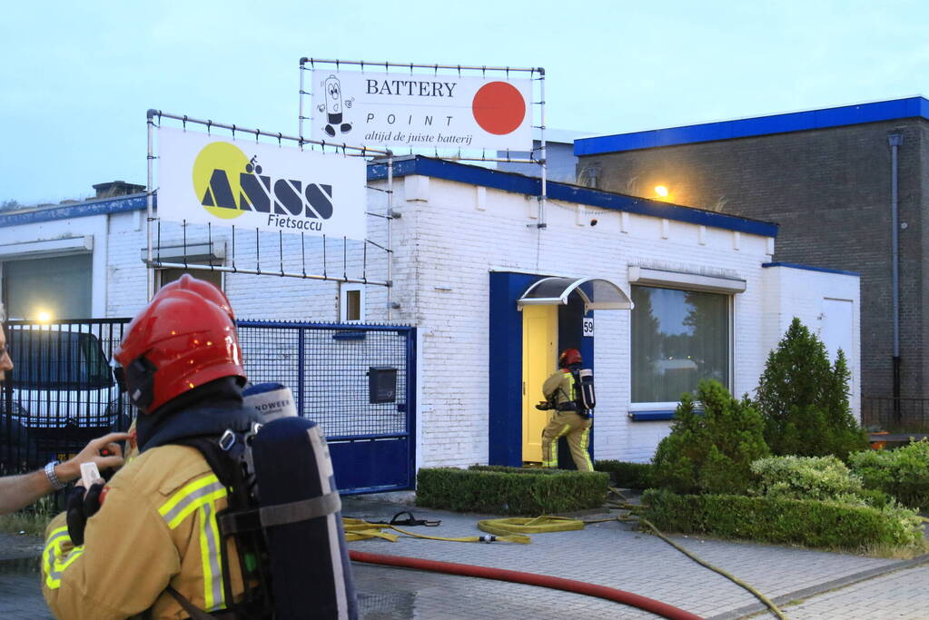 Brand in opslag met fietsaccu's