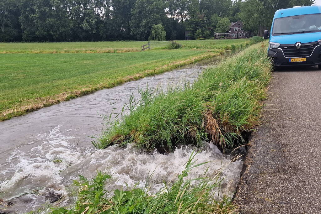 Wateroverlast door gesprongen waterleiding