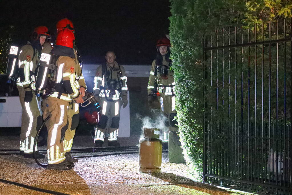 Feest eindigt met brand in achtertuin