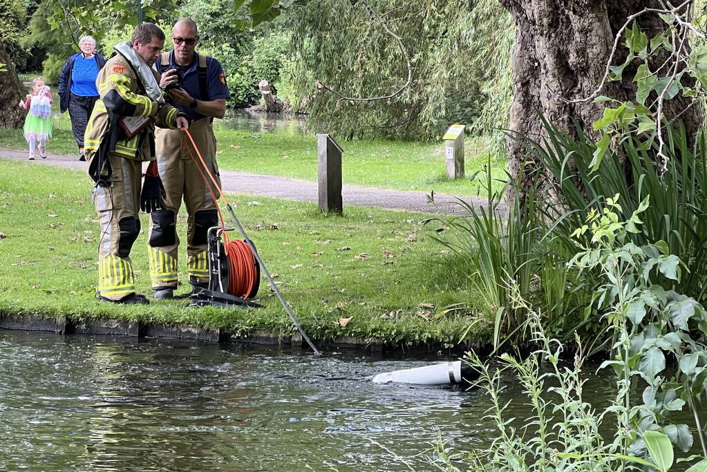 Zoekactie in water door verlaten scootmobiel