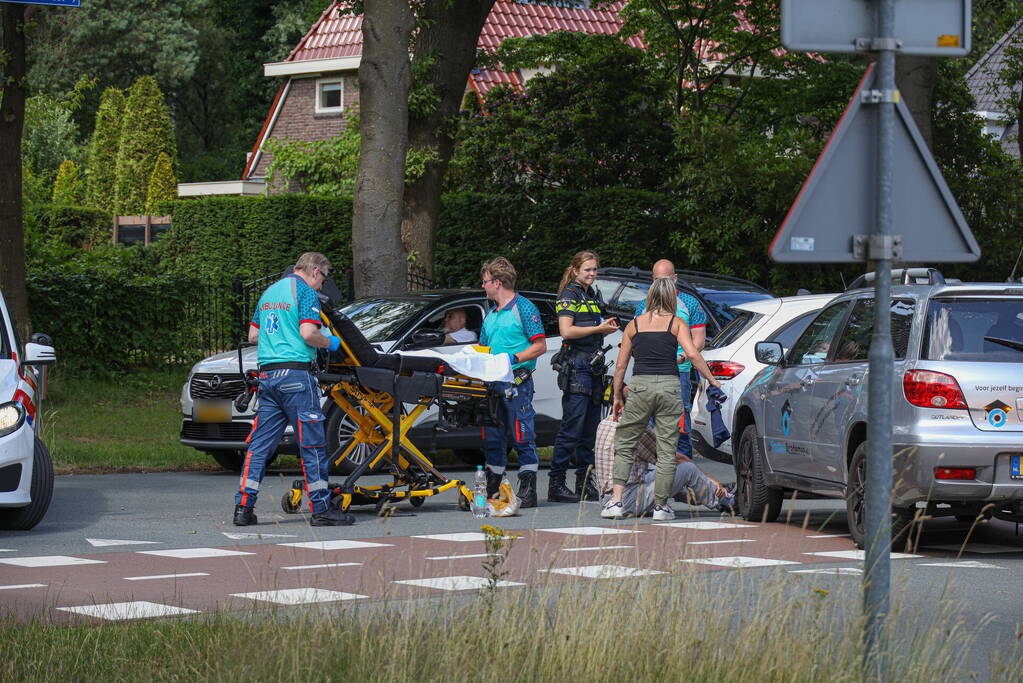 Man op e-bike gewond bij botsing