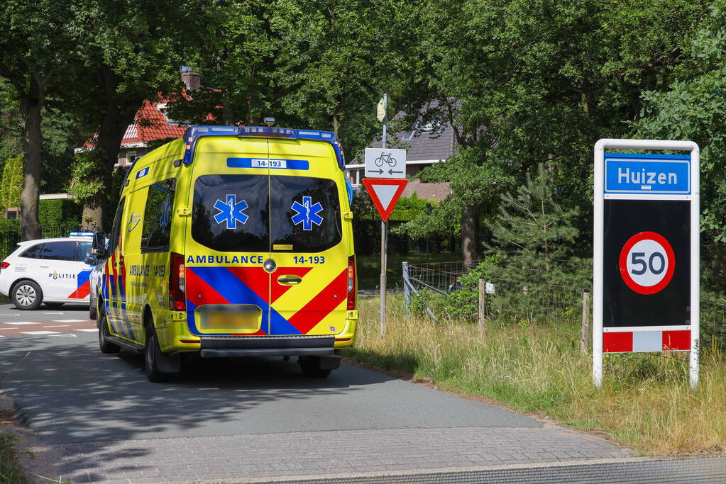 Man op e-bike gewond bij botsing