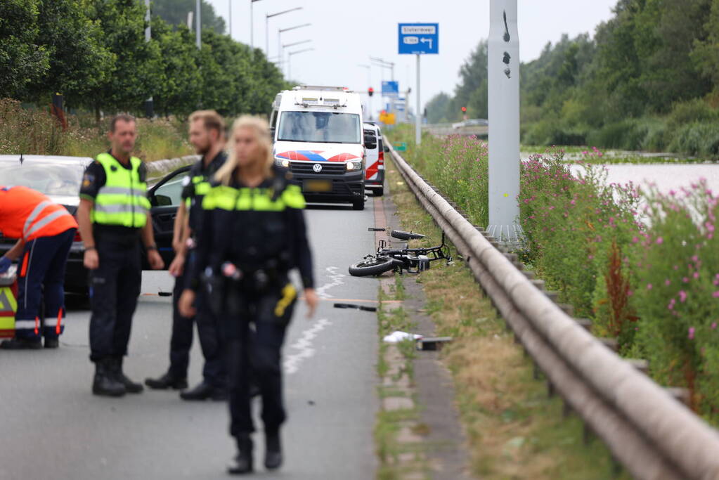 Fatbiker zwaargewond bij aanrijding met auto