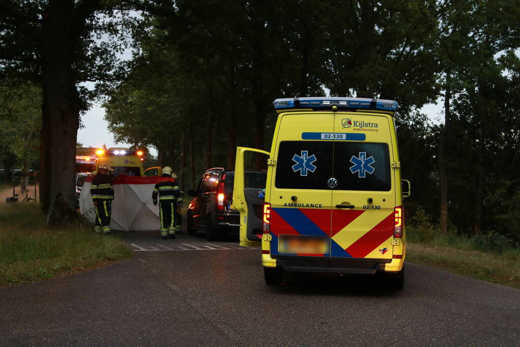 Persoon gewond bij botsing tussen twee voertuigen