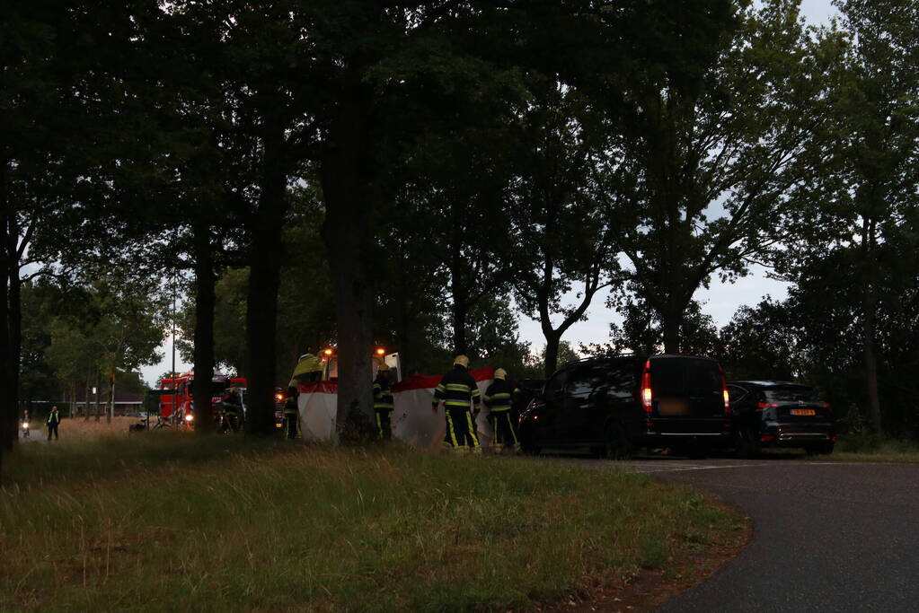 Persoon gewond bij botsing tussen twee voertuigen