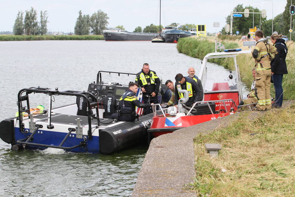 Man overleden, scheepvaartverkeer is gestremd