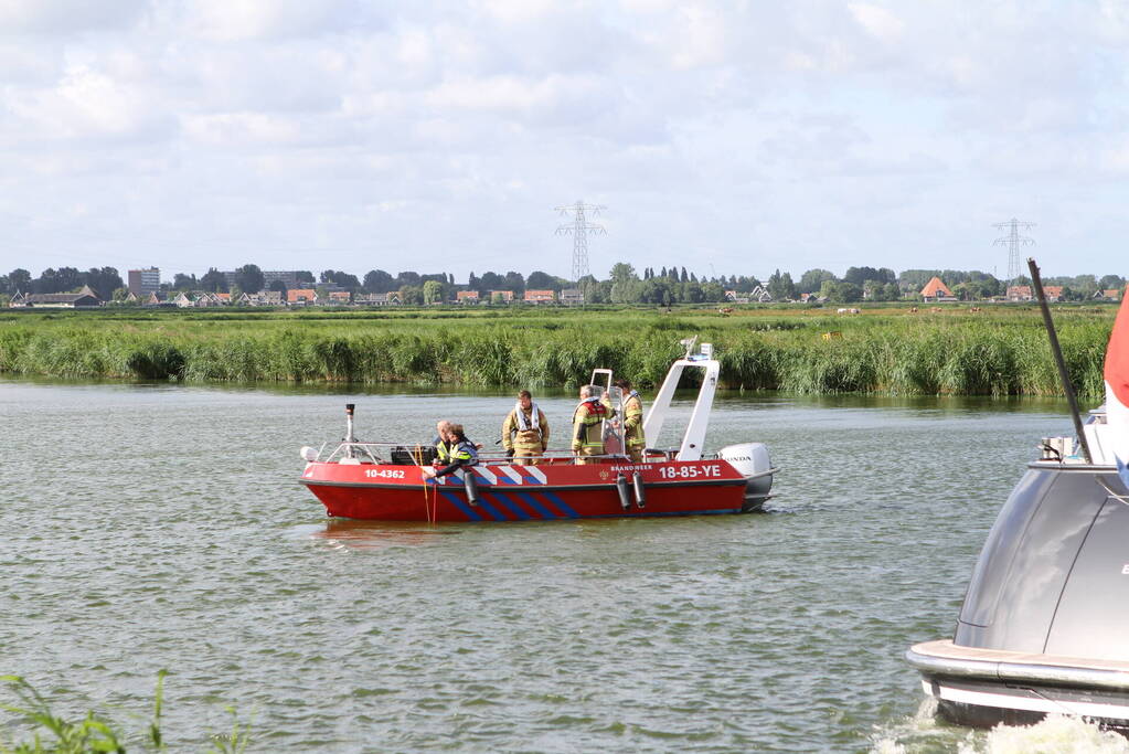 Man overleden, scheepvaartverkeer is gestremd