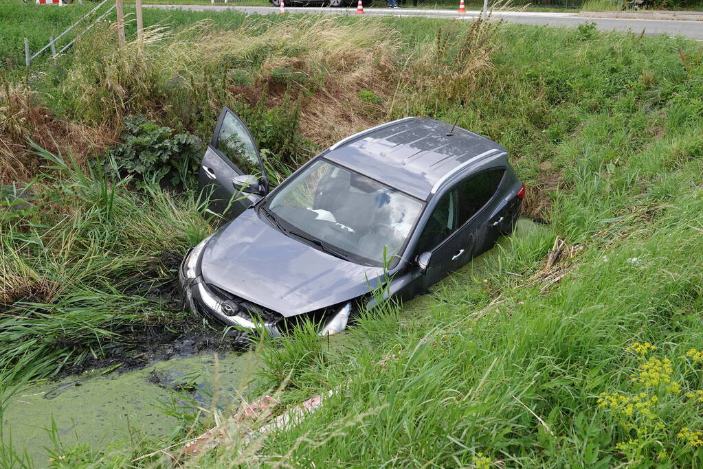 Drie gewonden bij botsing