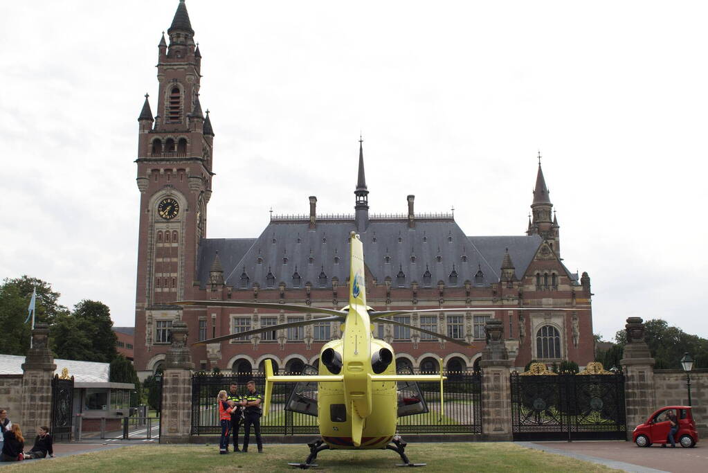 Straat afgezet na incident, traumahelikopter ingezet