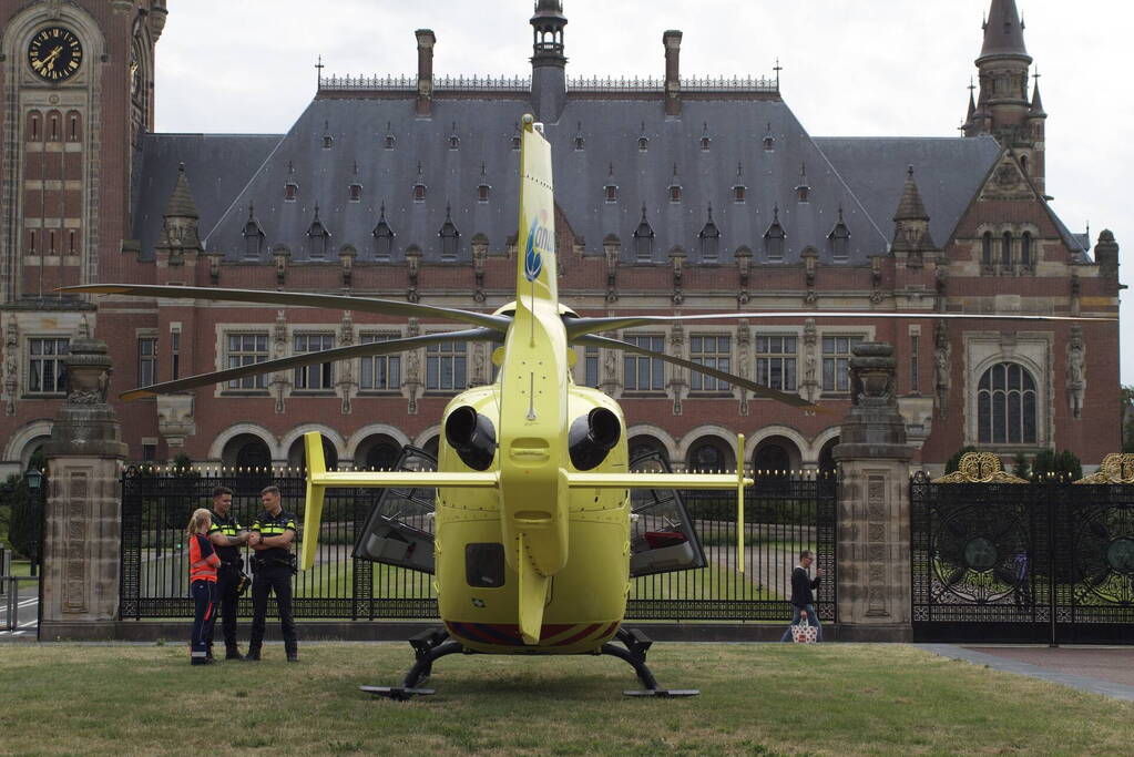 Straat afgezet na incident, traumahelikopter ingezet