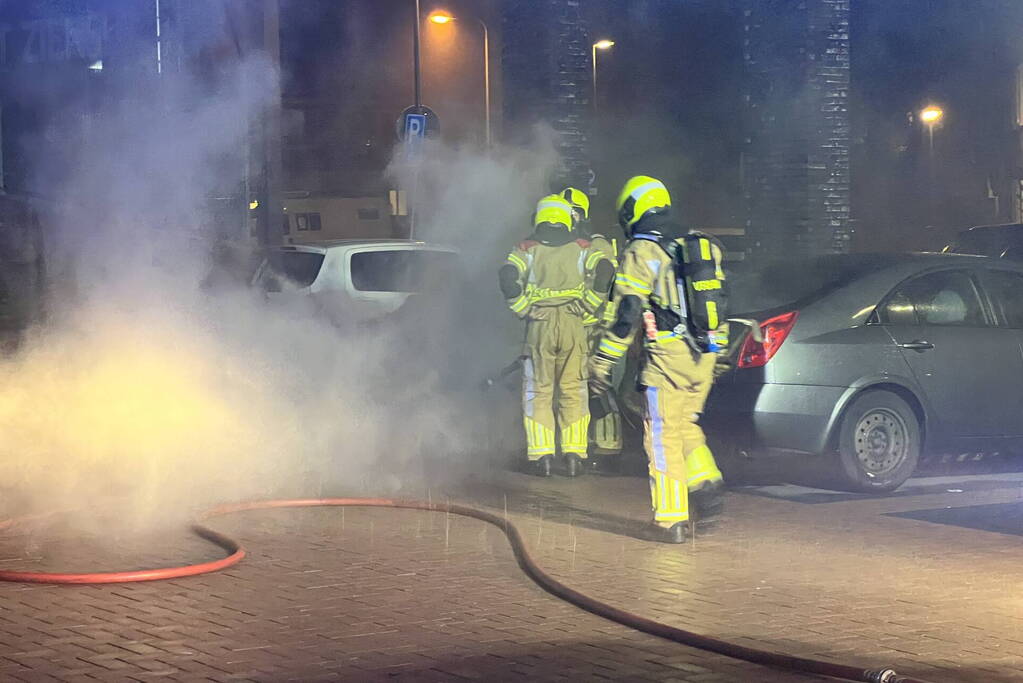 Autobrand op de parkeerplaats Lidl