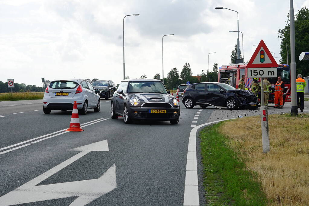 Veel schade bij ongeval op kruising