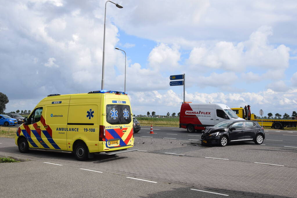 Veel schade bij ongeval op kruising