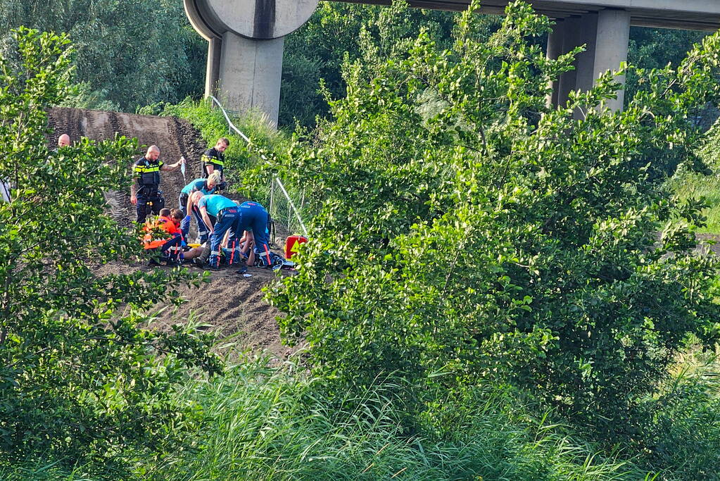 Motorcrosser ernstig gewond na val