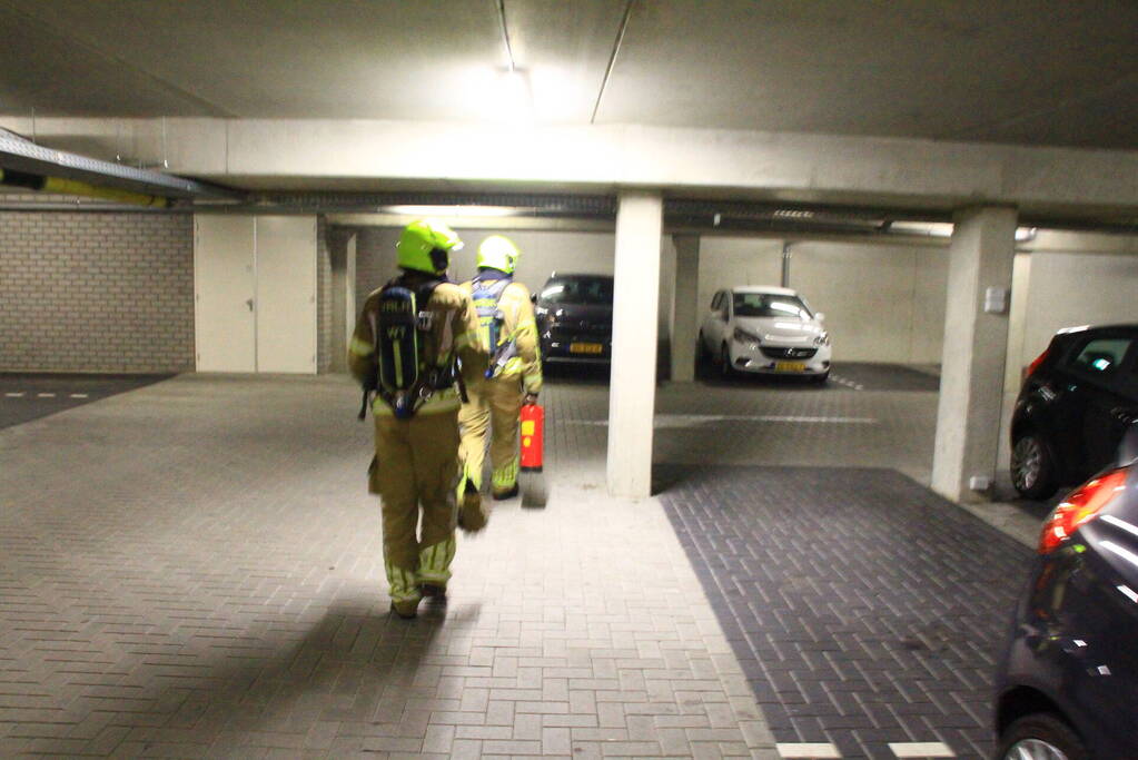 Onderzoek naar kleine brand in parkeergarage