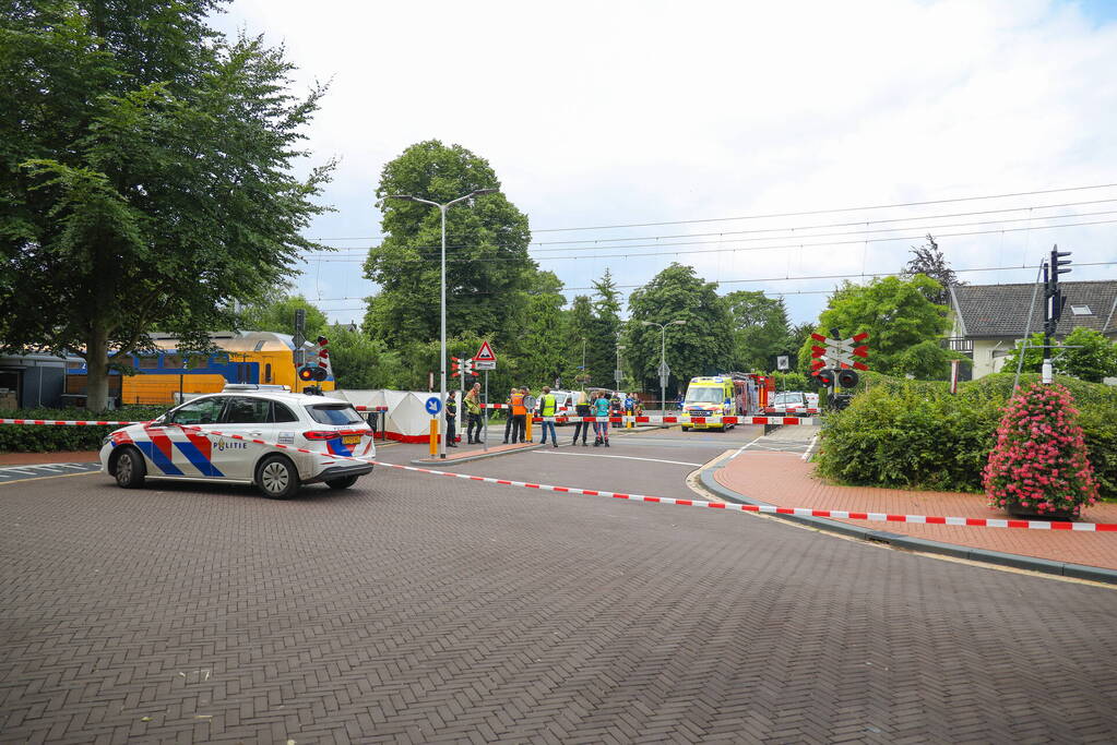 Persoon overleden bij aanrijding met trein