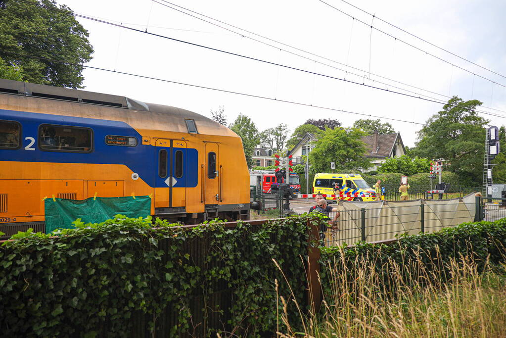 Persoon overleden bij aanrijding met trein