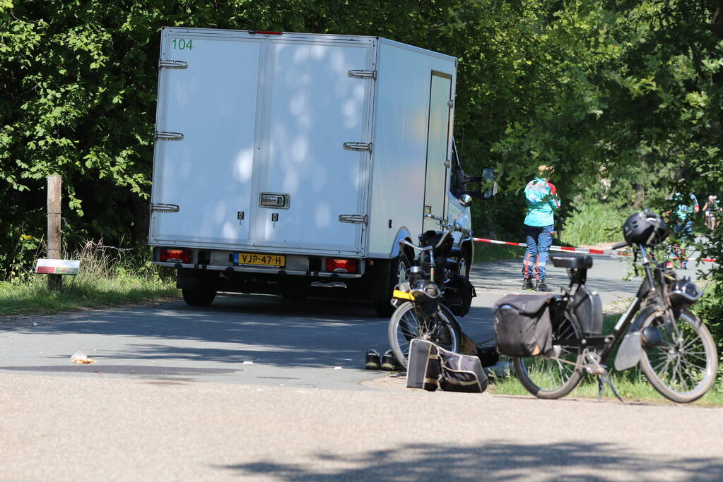 Club van solexrijders aangereden