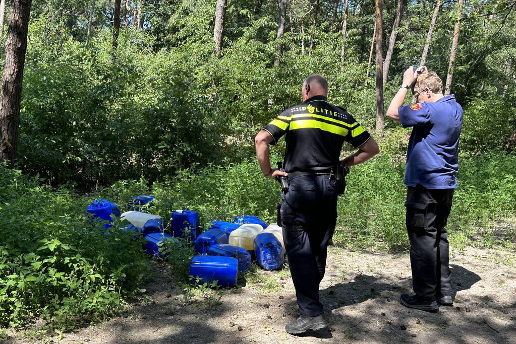 19 gedumpte vaten aangetroffen