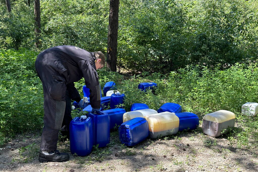 19 gedumpte vaten aangetroffen