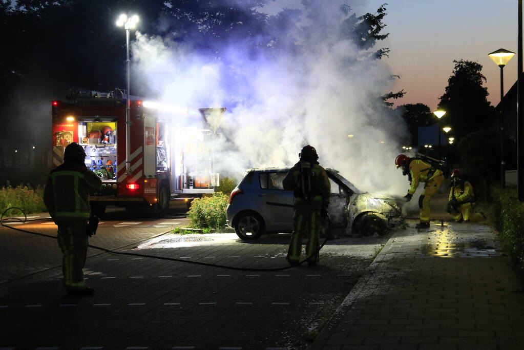 Tweede autobrand in wijk in nachtelijke uren