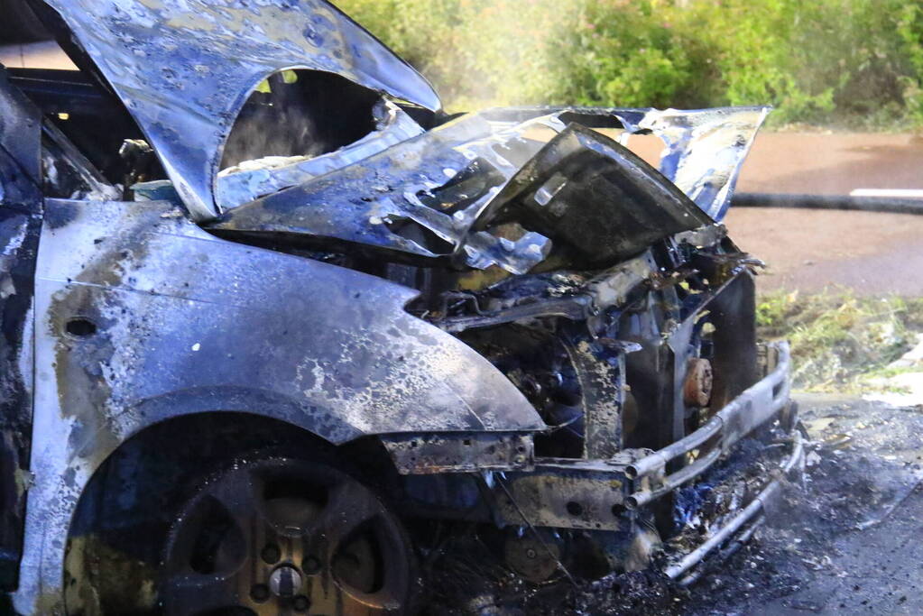 Tweede autobrand in wijk in nachtelijke uren