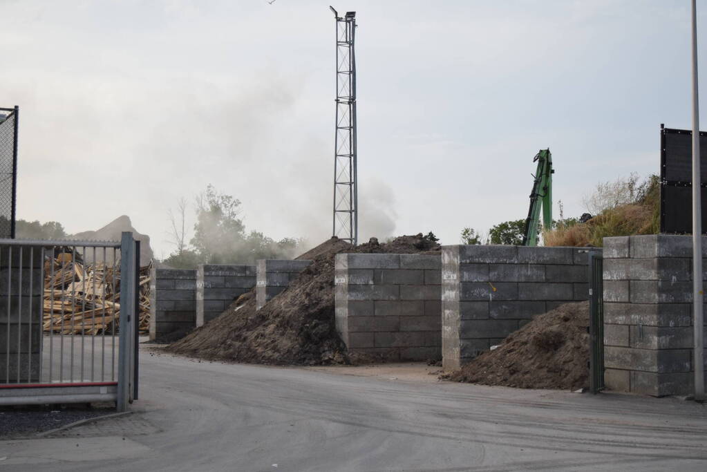 Brand in container van recyclingbedrijf