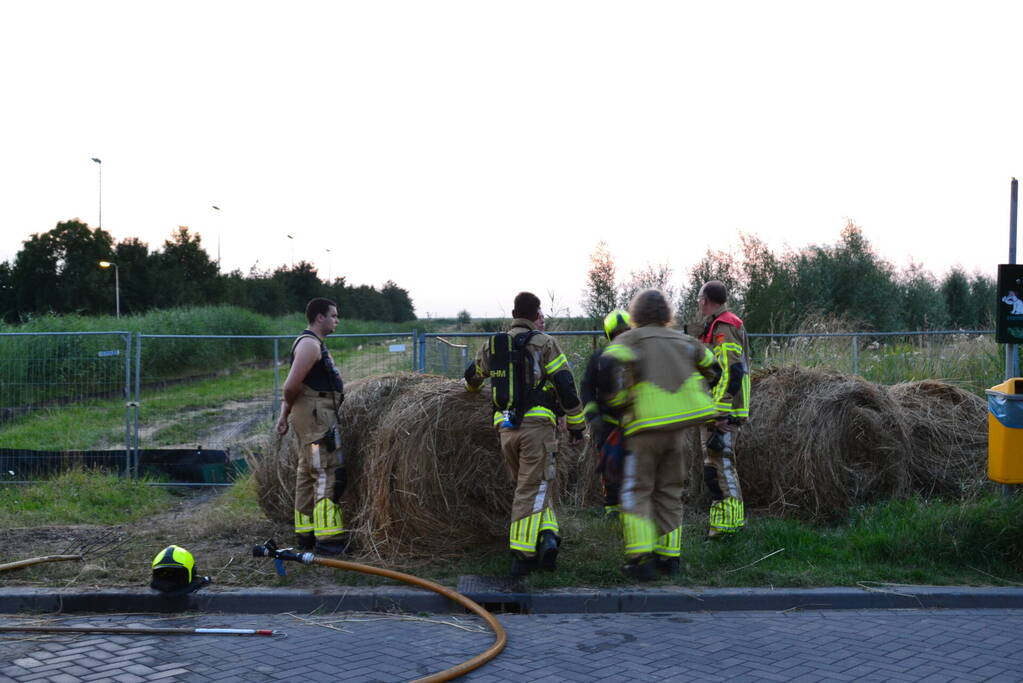 Langdurige klus bij brand in hooibalen