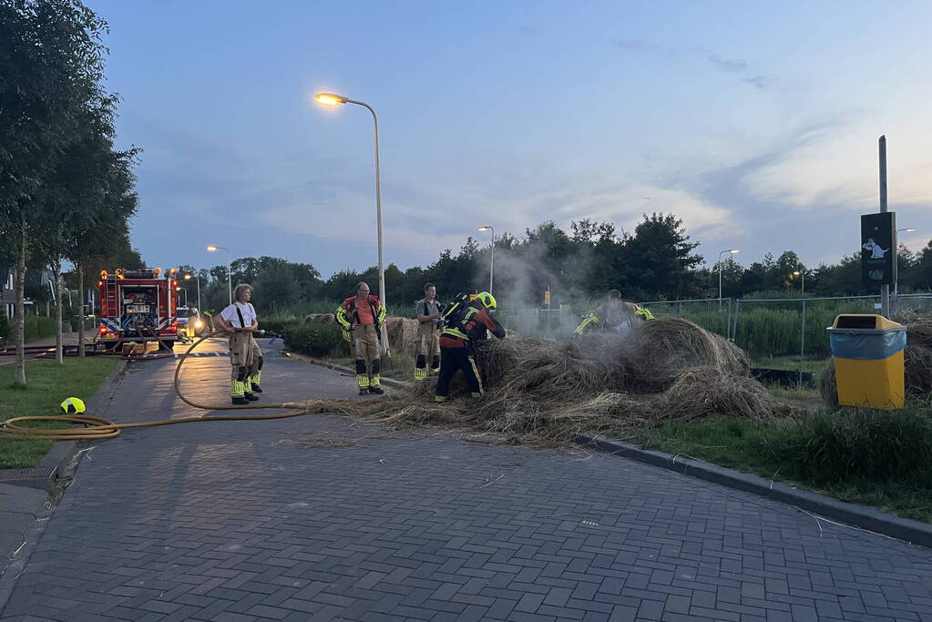 Langdurige klus bij brand in hooibalen