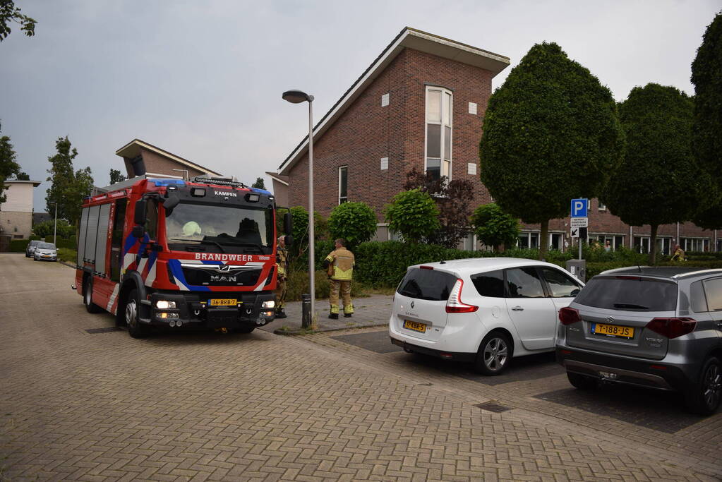 Brandweer controleert woning na vlam in de pan