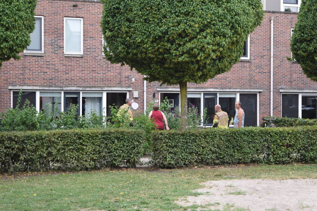 Brandweer controleert woning na vlam in de pan