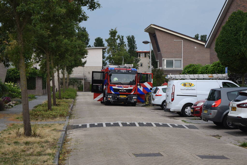 Brandweer controleert woning na vlam in de pan