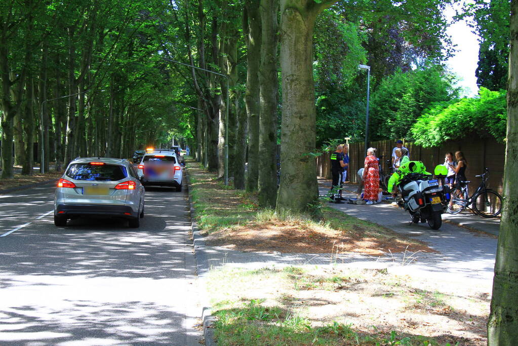 Twee fietser botsen op fietspad