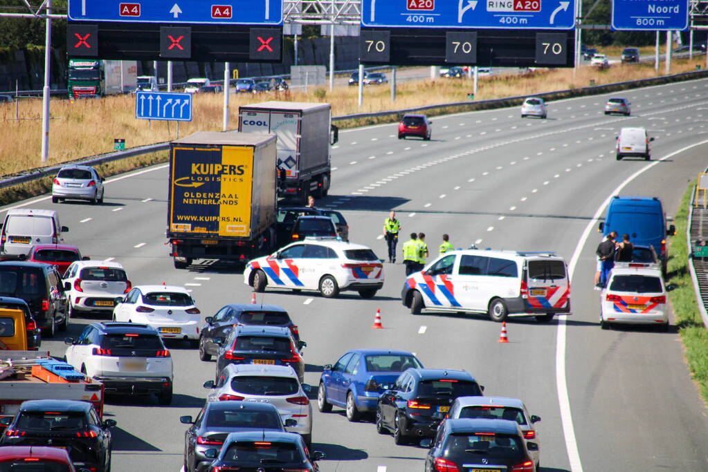 Snelweg tijdelijk afgesloten door ongeval